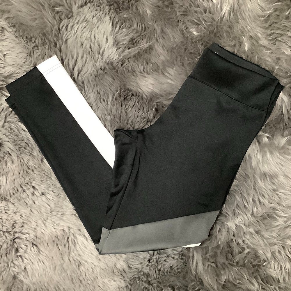 Adidas Women's Black & Grey 7/8 Length Leggings / Various Sizes - Picture 2 of 4